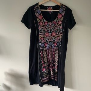 JOHNNY WAS Embroidered S/S Tunic Tee